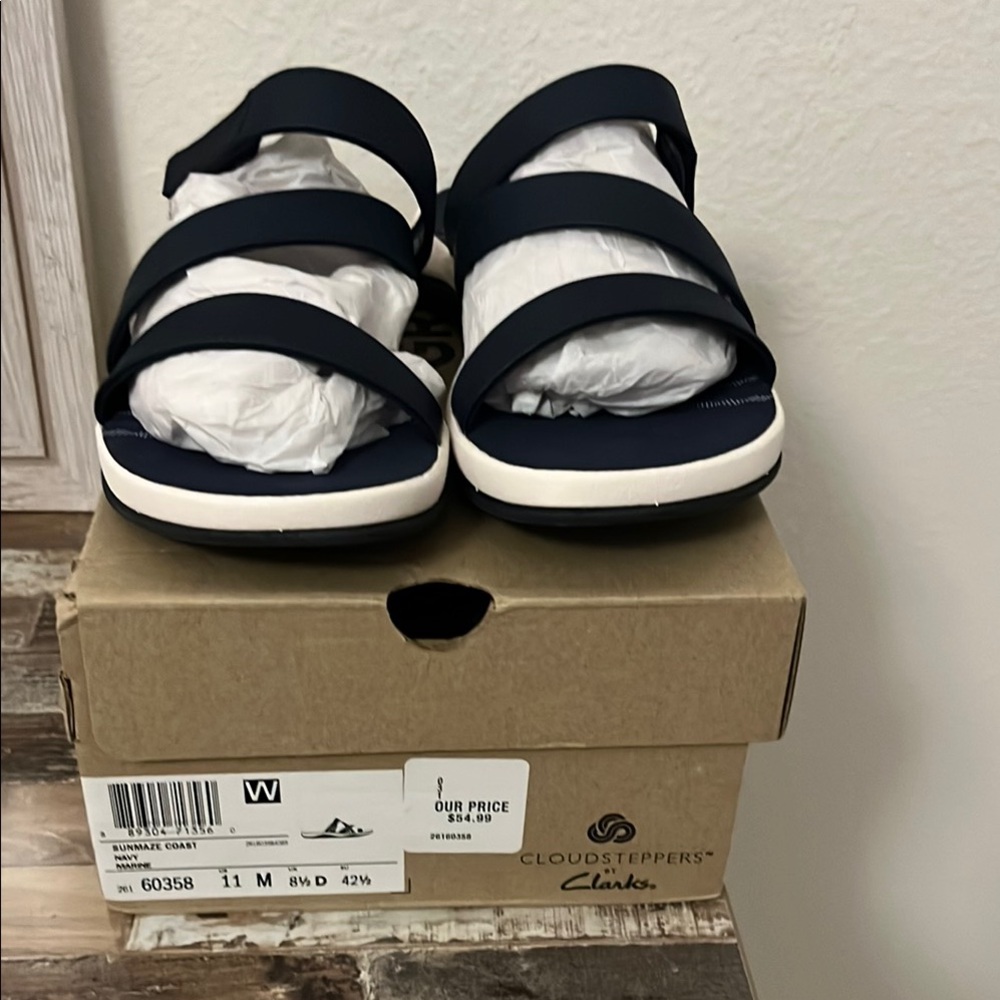 New Womens Clarks Cloudsteppers Sunmaze Coast Navy Sandals Size 11
